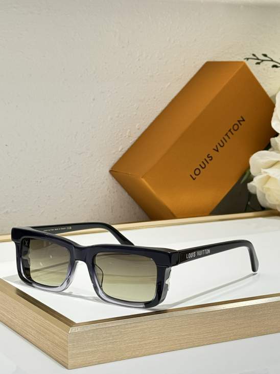 Picture of Louis Vuitton Sunglasses _SKUfw76705869fw